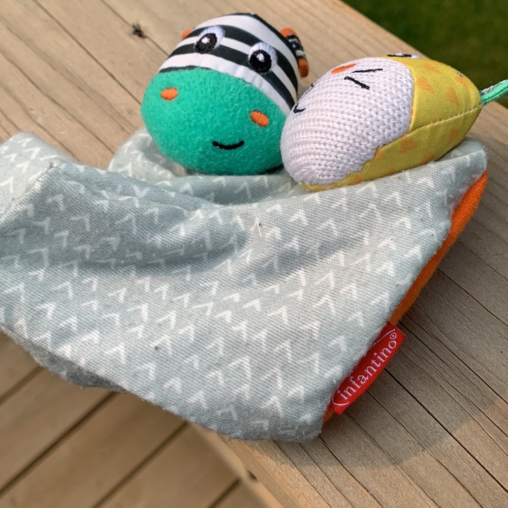 Infantino Feet Rattles - Picture 6 of 9